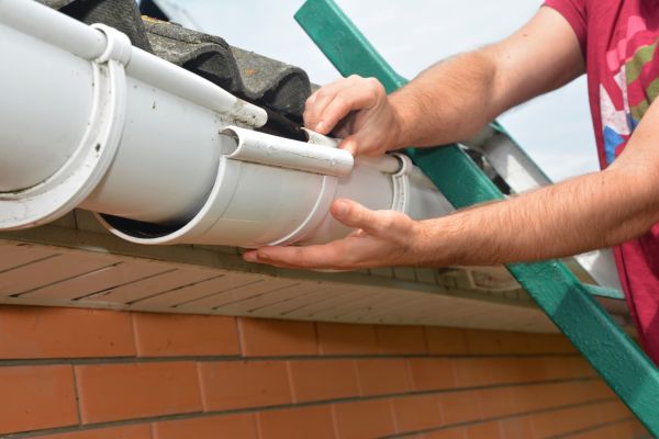 Cost of Large Gutter Repair in Glen Allen